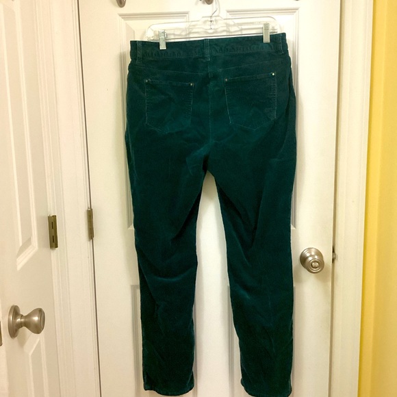 Chico Green cords, size 2 which is a 10, cropped - Picture 3 of 5